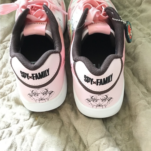 Skechers Spy x Family Collab Anime Sneakers NWOT - Picture 4 of 12